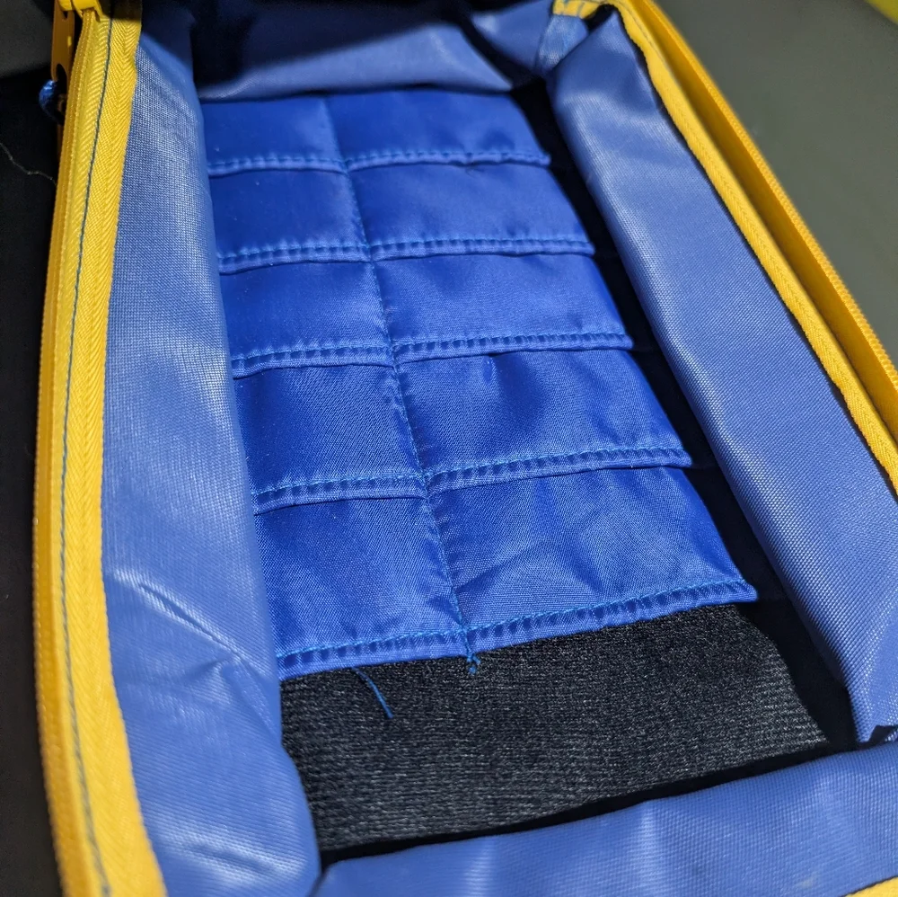 3D2 Nintendo GameCube Accessory Pak carrying case